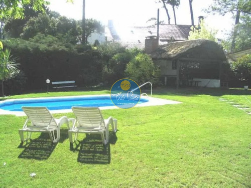En Venta, Muy Buen Terreno, Cómoda Casa, Punta Del Este, Zona Ideal Todo El Año- Ref: 6060