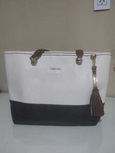 Hermosa Cartera Original Calvin Klein Leer Detalles Hermosa