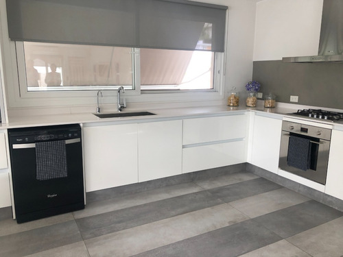 Imagen 7 de 30 de Casa Con Terraza Y Parrilla En Palermo - Hecha Nuevo - De Revista