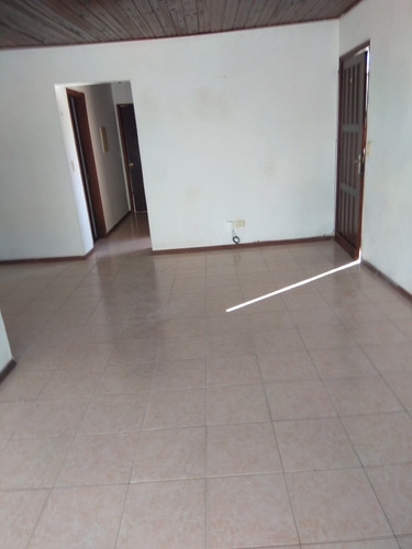 Imagen 9 de 10 de Apto 2 Dormitórios Alquilo Vendo