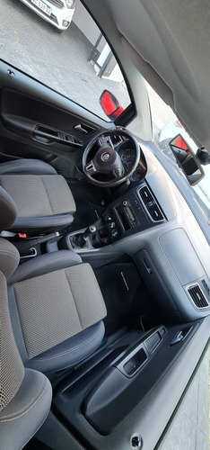 Imagen 15 de 15 de Volkswagen Suran 2011 1.6 Highline 101cv 11c