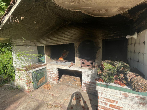 Casa Señorial En Saldán 2800 M2 De Parque Y 300 M2 Cubiertos. Gas Natural Y Escritura