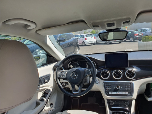 Imagen 9 de 12 de Mercedes-benz Clase Cla 2017 1.6 200 Cgi Sport At