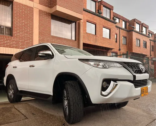 Toyota Fortuner 2.7 At