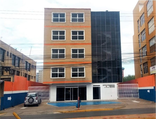 Imagen 1 de 6 de Edificio  Centro Empresarial Teramo , Av. Ppal. Lechería, Sector El Peñonal, Lechería - Edo Anzoátegui.
