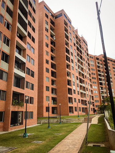 Apartamento Actualizado En Colinas De La Tahona 78-23-101