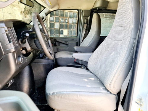 Imagen 10 de 15 de Chevrolet Express 2018 6.0 Ls C 15 Pas At
