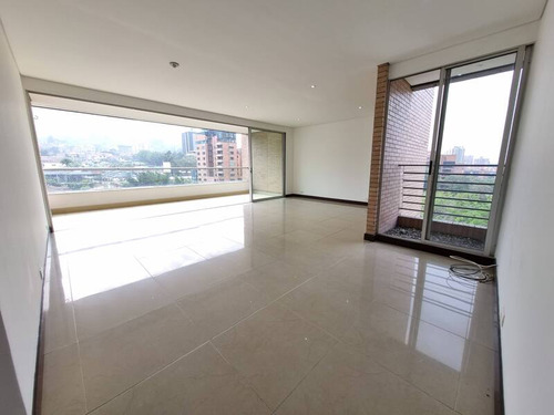 Apartamento En Arriendo Ubicado En El Poblado (23137).