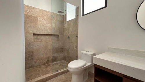 Casa En Venta Merida, Temozon Norte En Privada, Entrega Inmediata.
