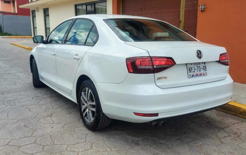 Imagen 3 de 10 de Volkswagen Jetta 2016 2.0 Live Mt
