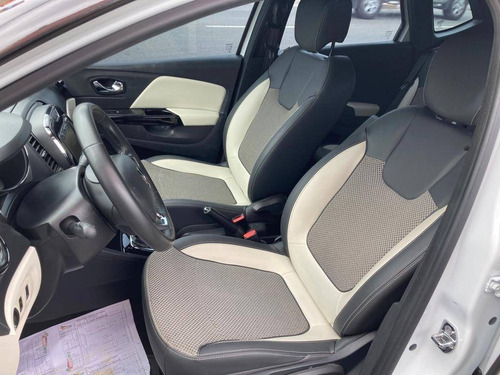 Imagem 10 de 11 de Renault Captur 2.0 16v Hi-flex Intense Automático