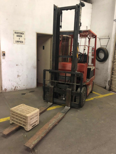 Imagen 7 de 14 de Autoelevador Toyota 2.5tn Funcionando,c/bateria Y Cargador
