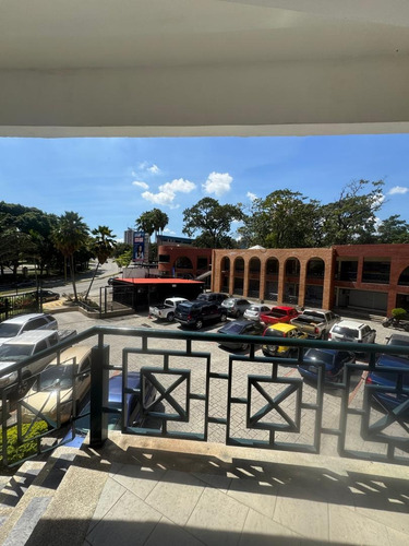 Oficina En La Torre Movilnet, Valencia, Carabobo. Zc.p
