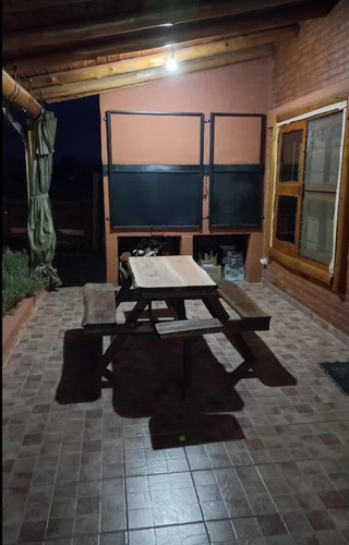 Casa En Venta - 4 Dormitorios 2 Baños - Cocheras - 2.000mts2 - San Rafael