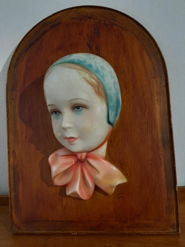 Cuadro Antiguo.rostro De Dama En Porcelana.checoslovaquia