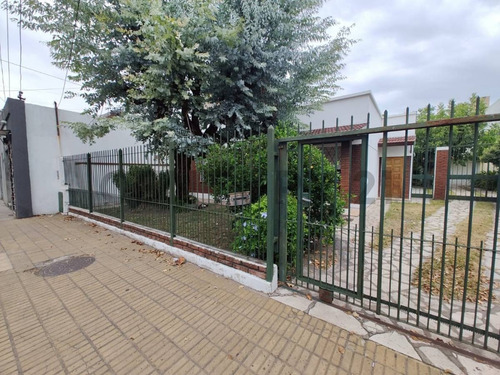 Imagen 1 de 30 de Casa Lote Propio Doble Frente Coch. Jdín Parrilla + Atelier De Trabajo De 143m²