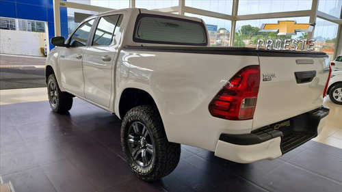 Toyota Hilux 2.8 NARROW 4X4 CD 16V DIESEL 4P MANUAL