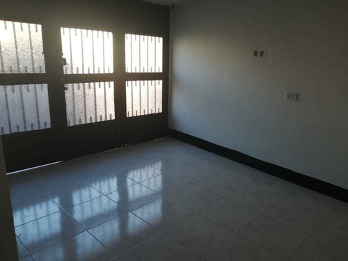 Imagen 5 de 8 de Casa De 5 Ambientes