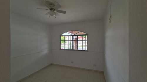 Imagen 3 de 14 de Venta De Casa De 250 M2 En Quintas De Monticello 21-11771