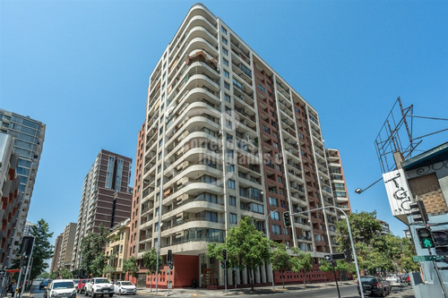 Departamento En Arriendo 2d/2b/1e Lira Con Marín, Santiago