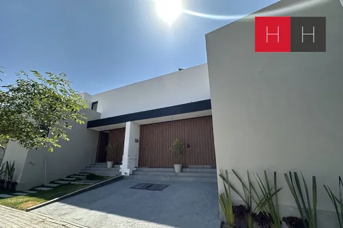 Casa En Venta En Lomas De Angelopolis Iii