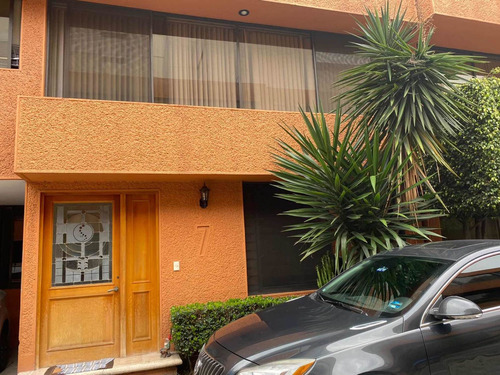 Imagen 1 de 14 de Casa Con 3 Recamaras, Cuarto De Servicio Y 4 Baños