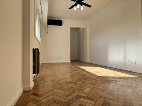 Departamento De 3 Ambientes Sobre Avellaneda En Floresta