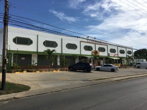 Locales Comerciales En Av. Ppal Apostadero, Isla Margarita 