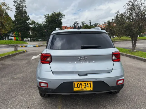 Hyundai Venue Premium Mt 1600cc 4x2 6ab Abs R15