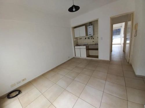 Departamento Zona Centro, 2 Ambientes Al Frente, Apto Profesional