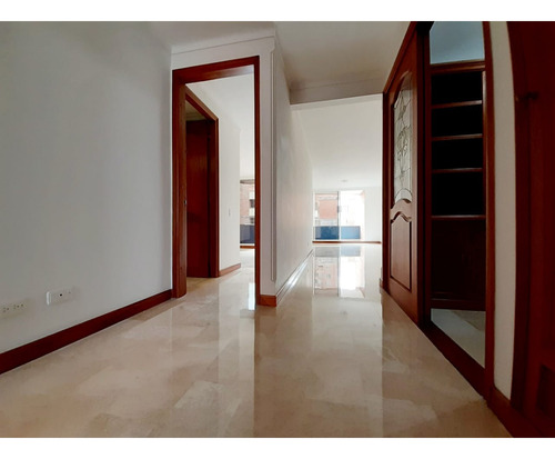 Apartamento Laureles Cerca A Iglesia Santa Teresita