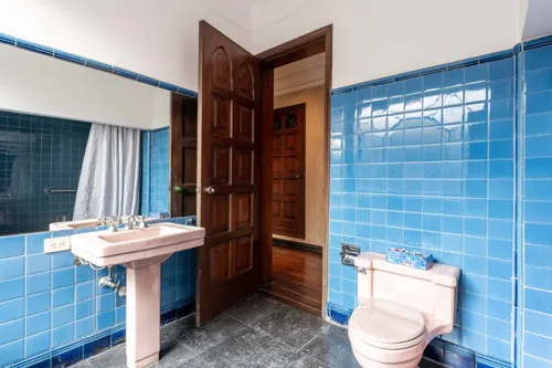 Casa En Arriendo/venta En La Macarena. Cod A8366