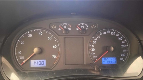 Imagem 2 de 6 de Volkswagen Polo Sedan 2004 2.0 4p