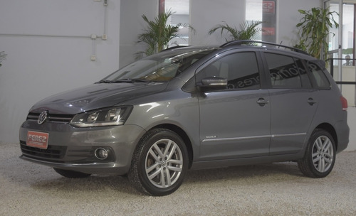 Volkswagen Suran Highline 1.6l Nafta 2015 Color Gris