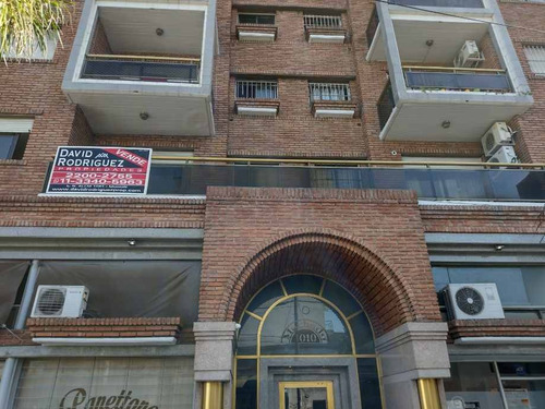 Imagen 2 de 10 de Departamento De 2 Ambientes Al Frente En Venta - Moron Norte