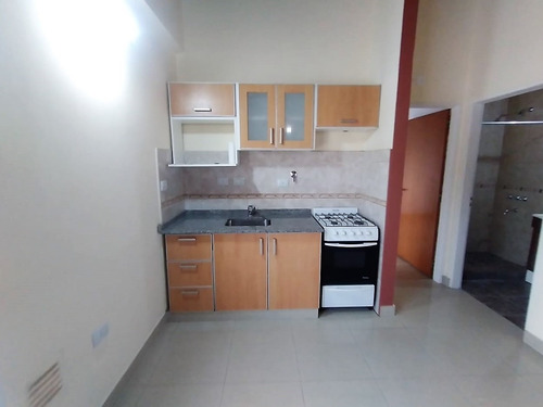 Alquiler Ciudad Madero 2 Amb. En Primer Piso Con Patio