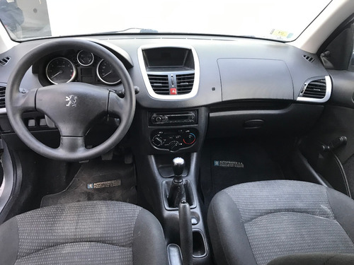 Imagen 10 de 13 de Peugeot 207 Compact Xr 1.4 5p Año 2011 - Liv Motors