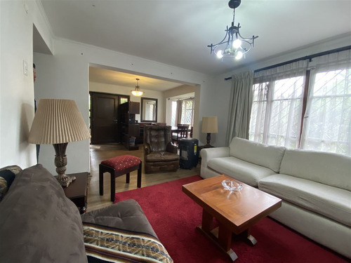 Gran Casa En La Reina, 6 D 4 Baños, 211 M2 Y 522 De Terreno