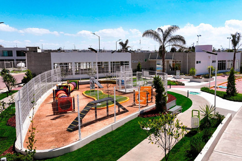 Venta De Casa Residencial De 3 Recamaras En Tecámac Ojo De Agua Con Casa Club Con Alberca