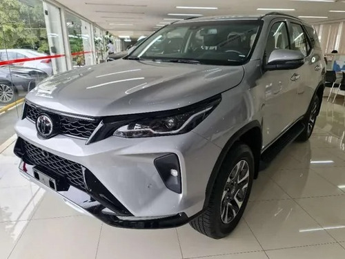 Toyota Hilux SW4 2.8 D-4D TURBO DIESEL SRX PLATINUM 4X4 AUTOMÁTICO