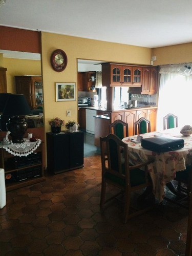 Imagen 3 de 14 de Permuta - Chalet De 5 Ambientes En Venta - Moron Centro