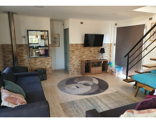 Vende Casa Entre Algarrobo Y El Quisco, De 4 Dormitorios Y 3