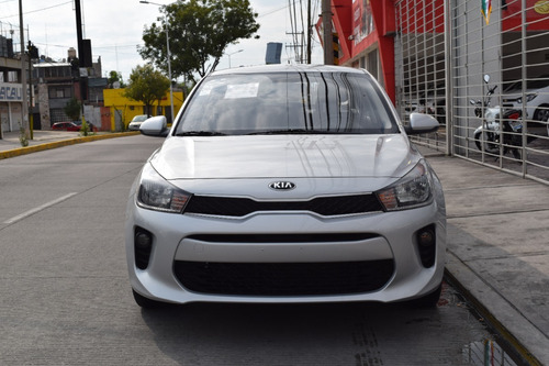 Imagen 2 de 13 de Kia Rio L 2020