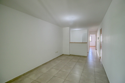 Departamento Un Dormitorio Con Cochera,oportunidad