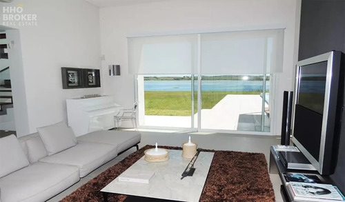 Casa En Venta. Barrio Privado. Laguna De Los Cisnes