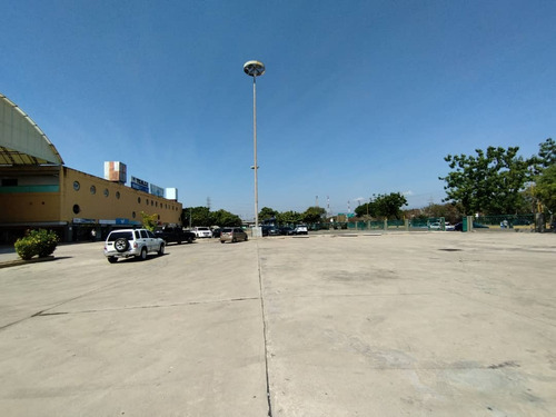 Imagen 17 de 17 de Pieranyela Rodriguez Vende Local Comercial En El C.c. Paseo Las Industrias C-4533
