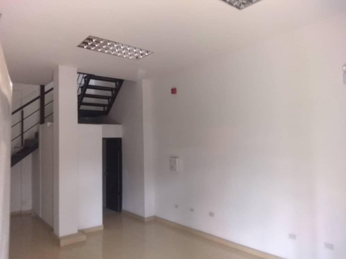 Galpones Con Locales En Venta En Centro Barquisimeto Lara -- %%m-c-t%% Cod. 23 Guion 2 3 5 2 2