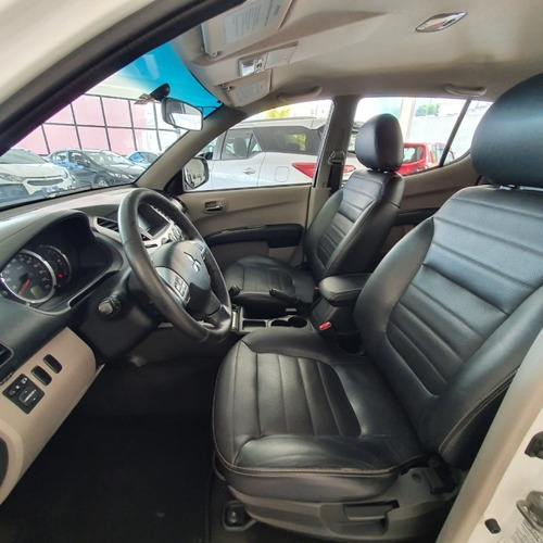 Imagem 8 de 12 de L-200 Triton Hpe 3.5 V6 4x4 Aut. Flex