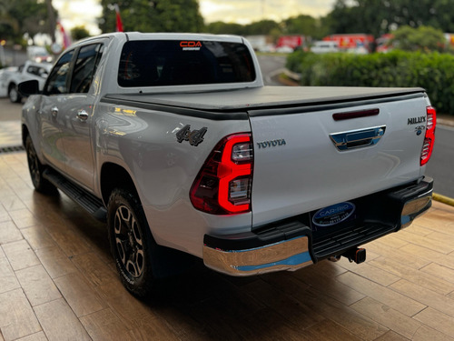 Toyota Hilux 2.8 SRX 4X4 CD 16V DIESEL 4P AUTOMÁTICO