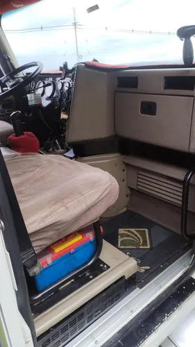 Tipo De Servicio: *público* Clase De Vehículo: *tractocamion